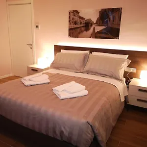Bed and breakfast 2 Navigli, Milán