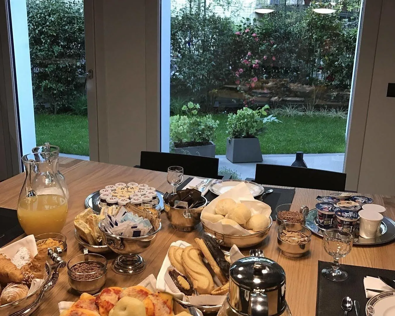 Bed & Breakfast Conti Guest House Milan